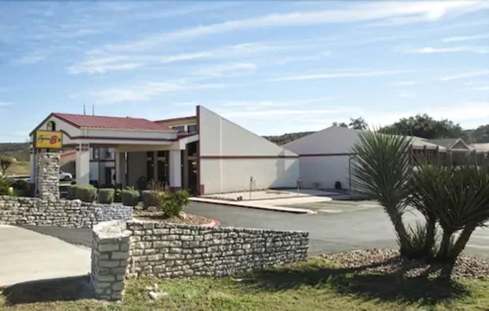 Super 8 By Wyndham Kerrville Tx Kültér fotó