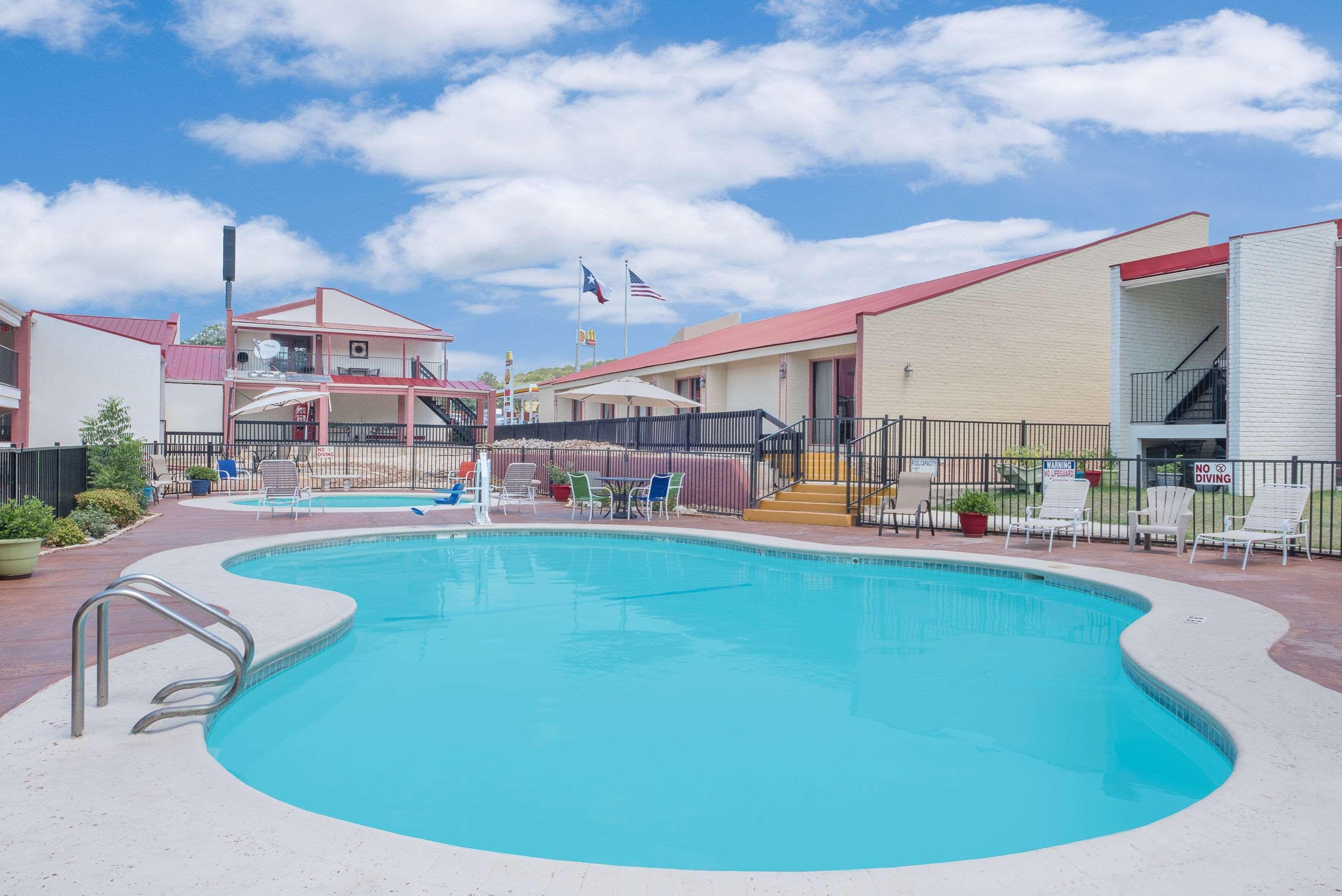 Super 8 By Wyndham Kerrville Tx Kültér fotó