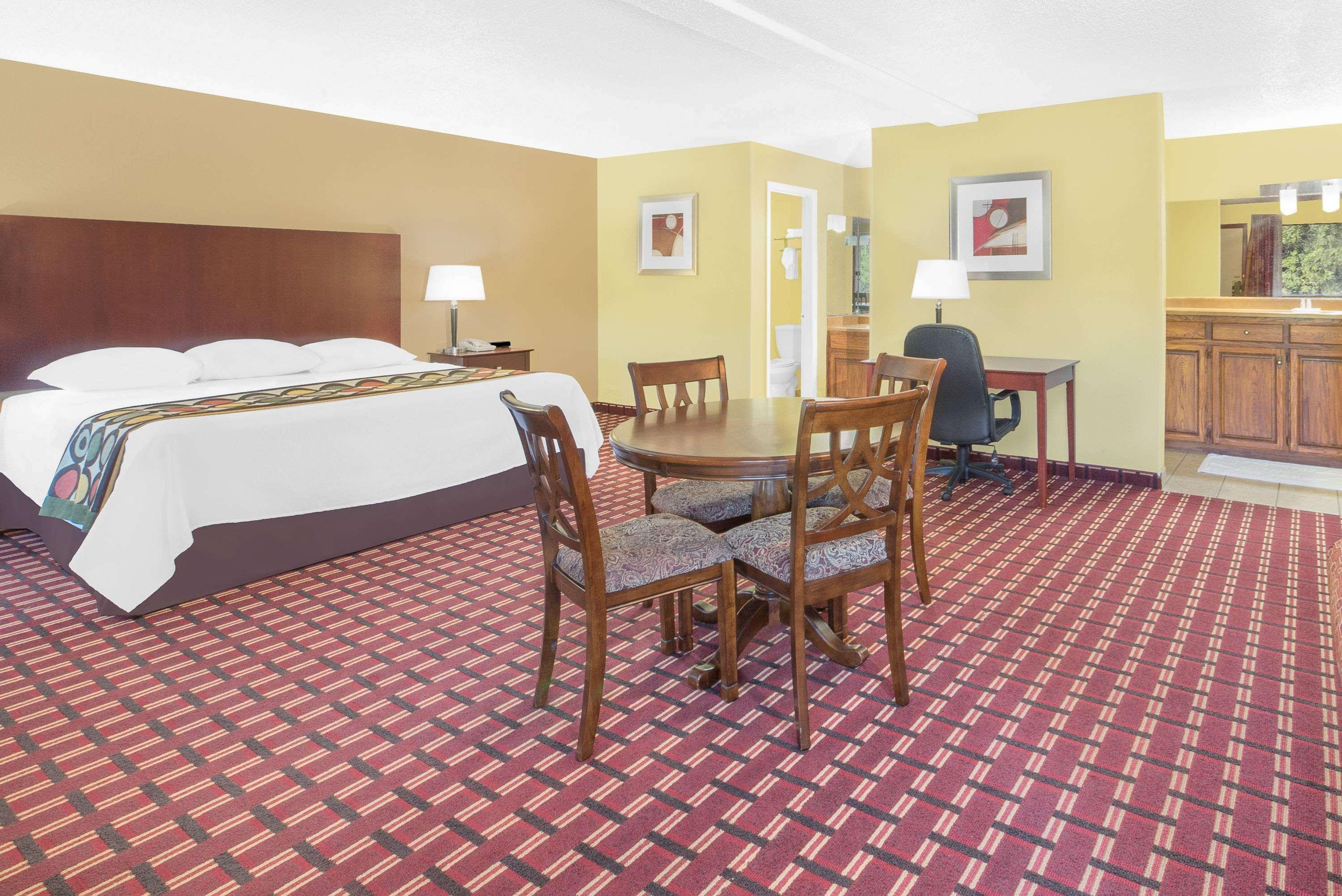 Super 8 By Wyndham Kerrville Tx Kültér fotó