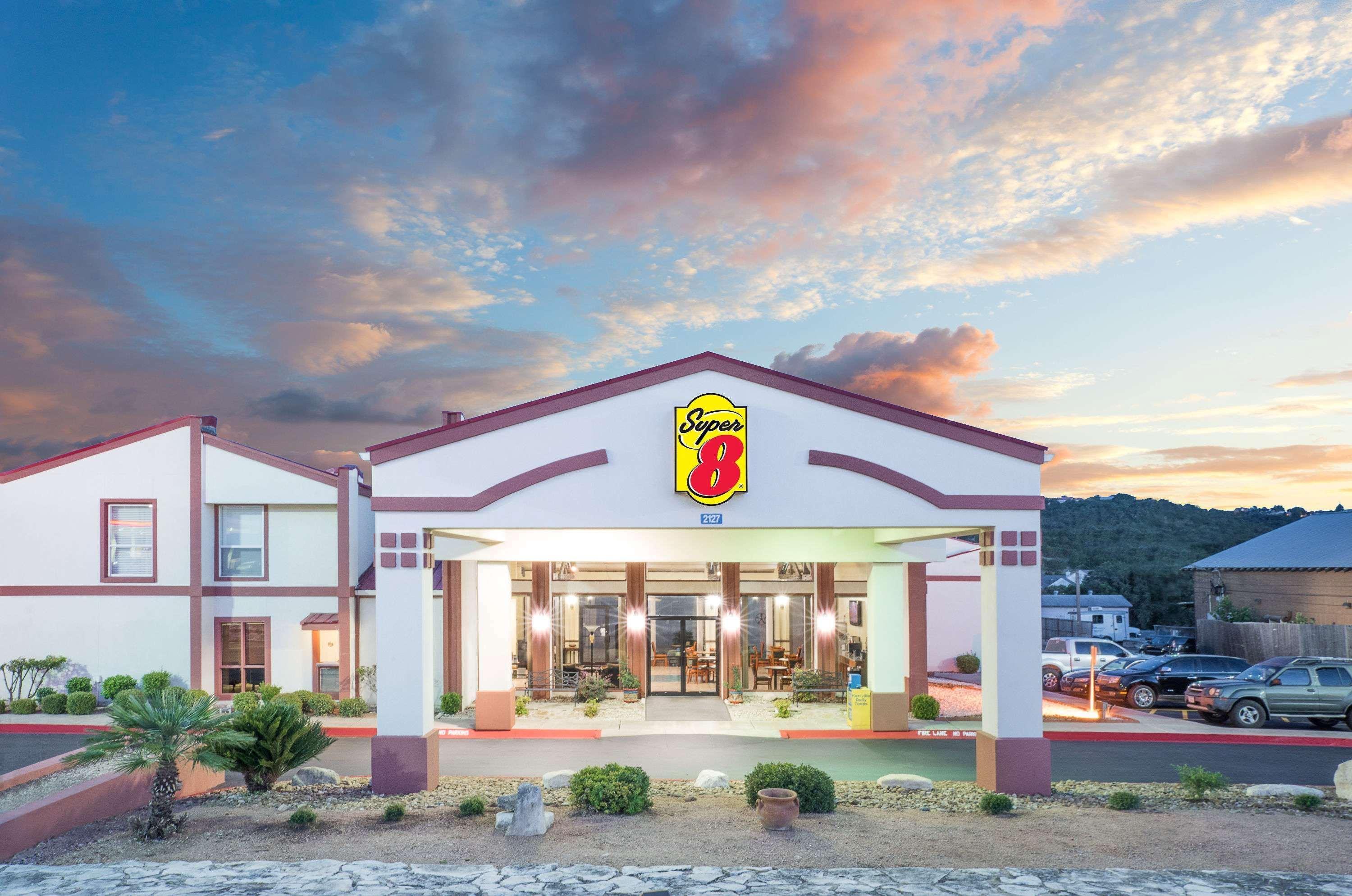 Super 8 By Wyndham Kerrville Tx Kültér fotó