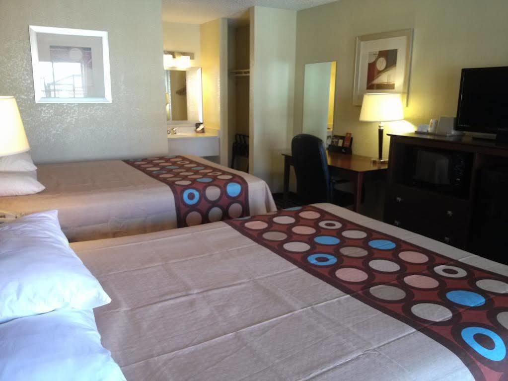 Super 8 By Wyndham Kerrville Tx Kültér fotó